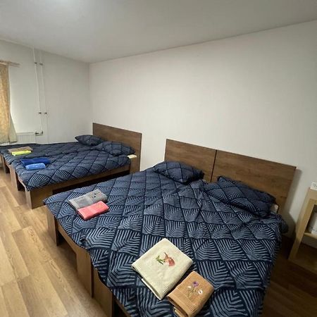 부다페스트 Jo Minosegu Lakasok Kivalo Kozlekedes Mellett 아파트 외부 사진